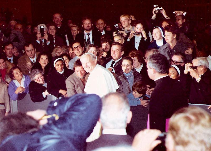 09_Pope john Paul 18-nov_1981.jpg